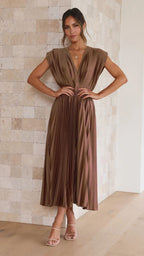 Pleated V-Neck Maxi Dress for Summer Weddings