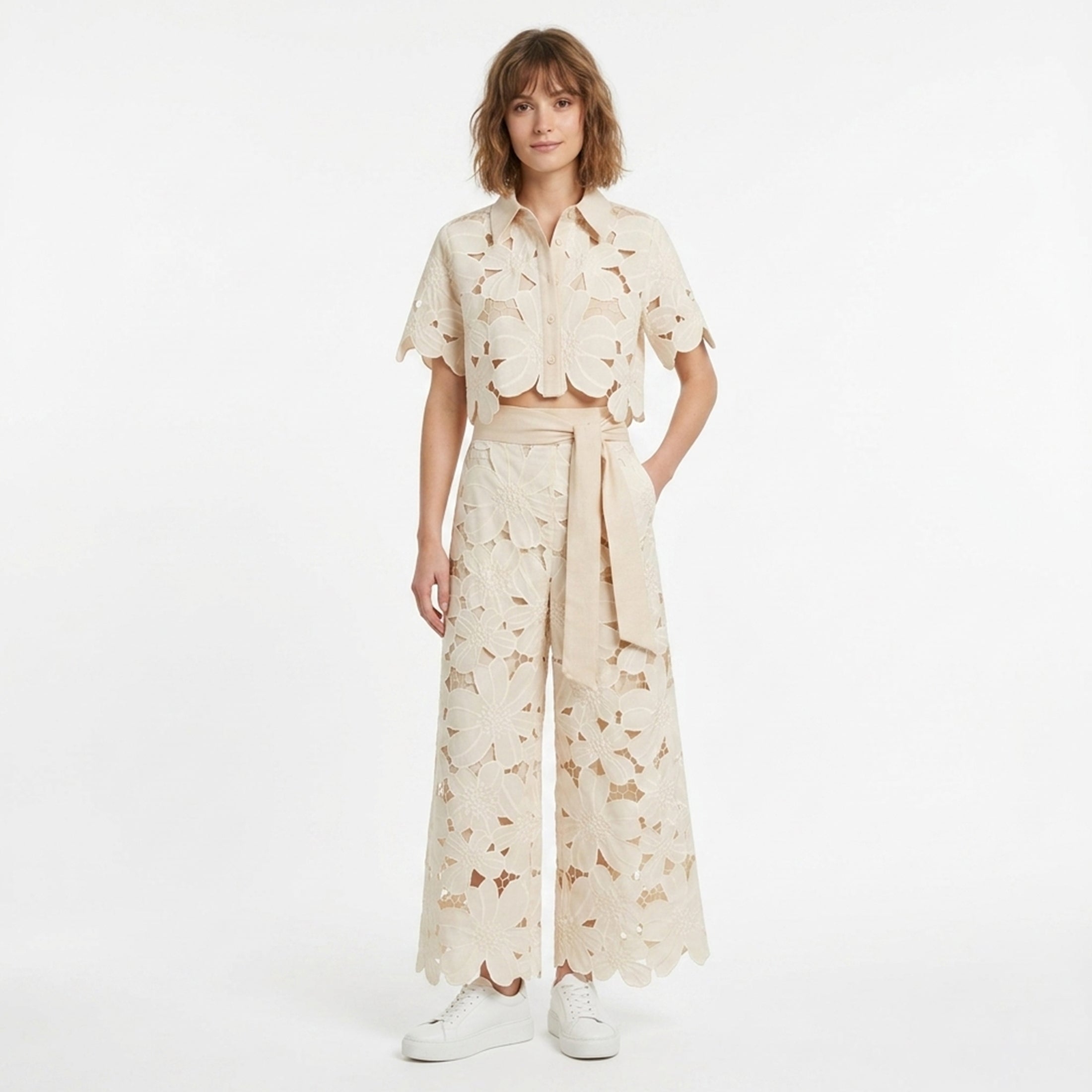 Ensemble de top court en dentelle découpée et pantalon large pour femmes