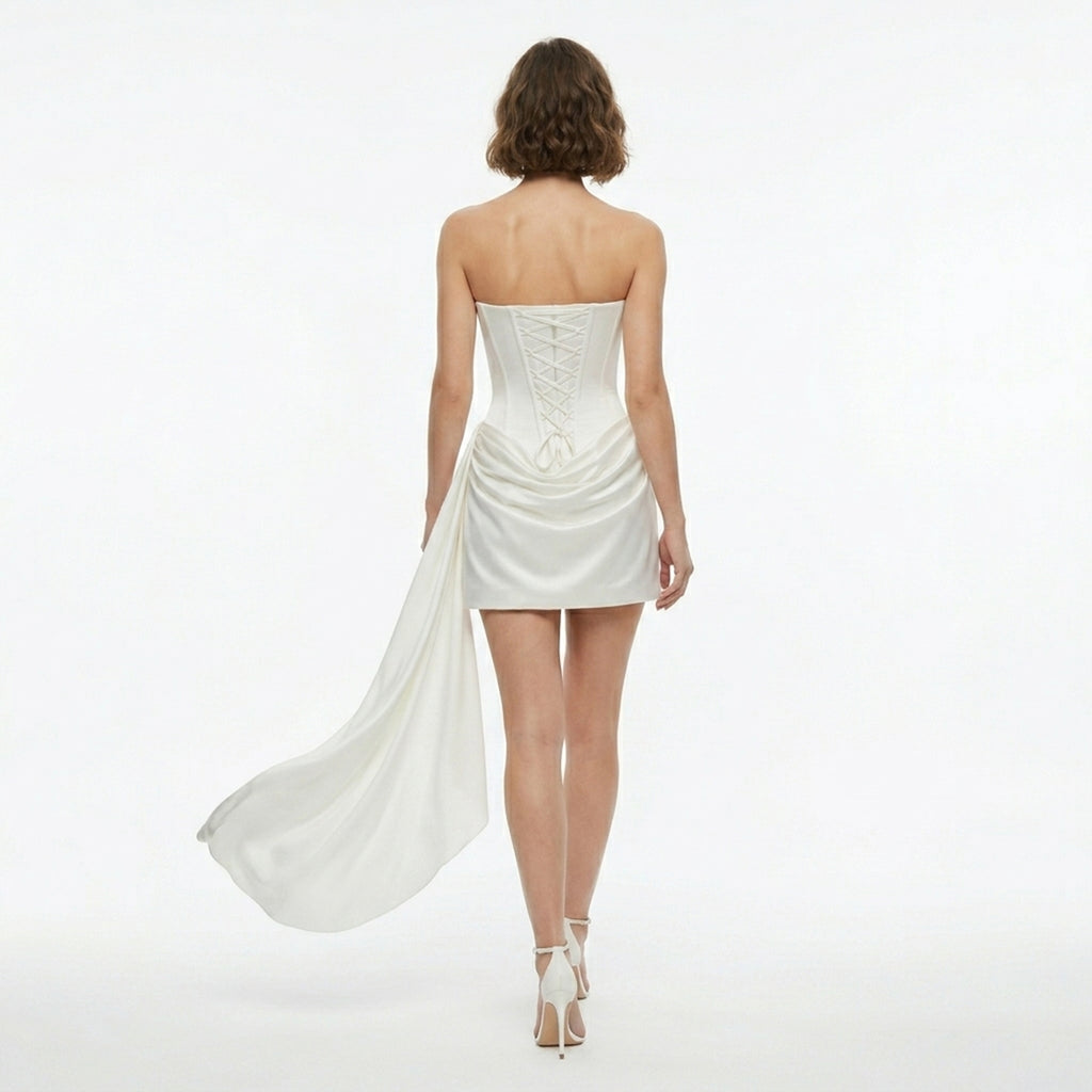 Veloire | Robe de cocktail sans manches en satin pour femme avec traîne en forme de poisson