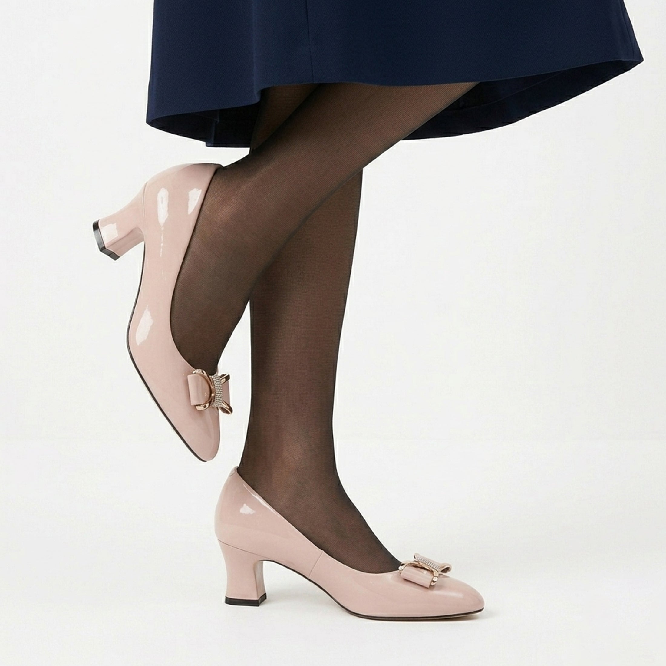 Chaussures à talons carrés en cuir élégantes pour femmes à bout pointu