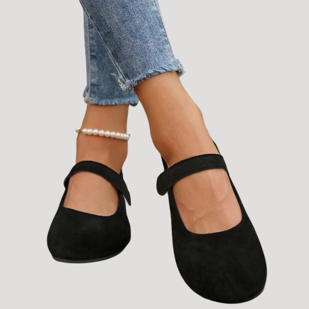 Classic Mary Jane ballet flats in black