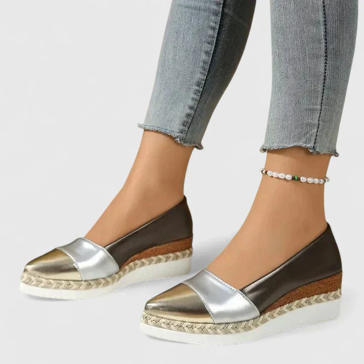 Orthopedic loafers sole detail