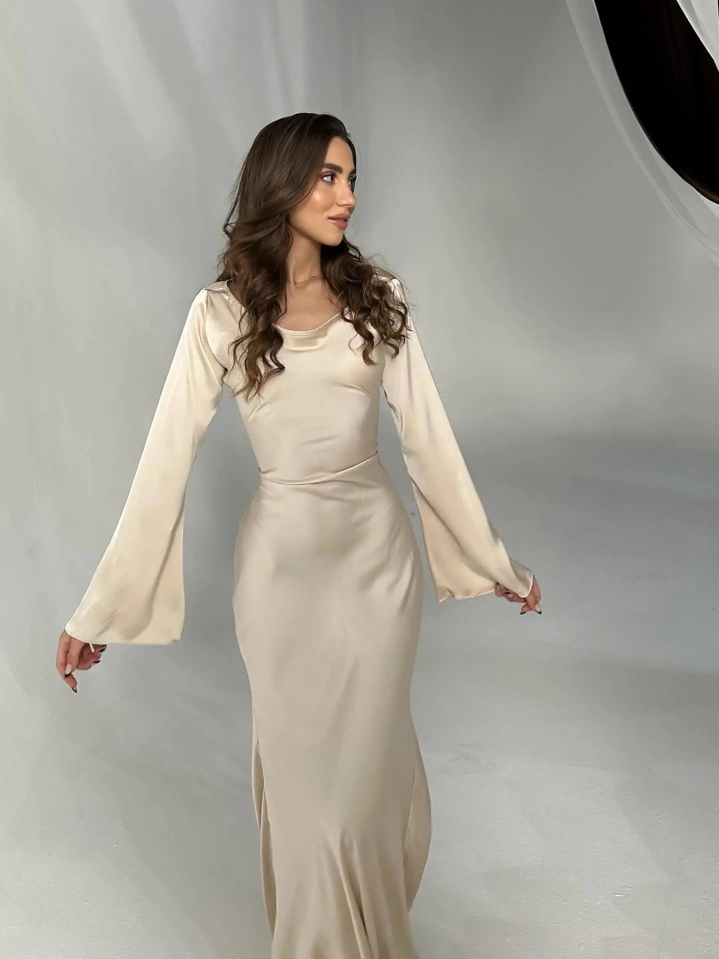 Long Sleeve Fitted Maxi Dress for Wedding Guests